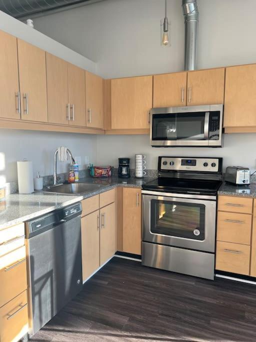 Apartment Apt Downtown With View *