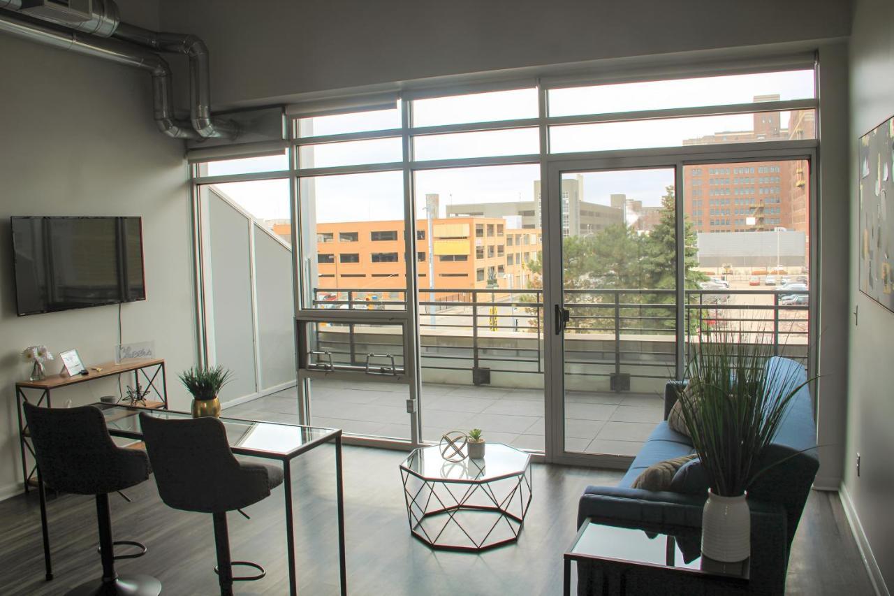Apt Downtown With View