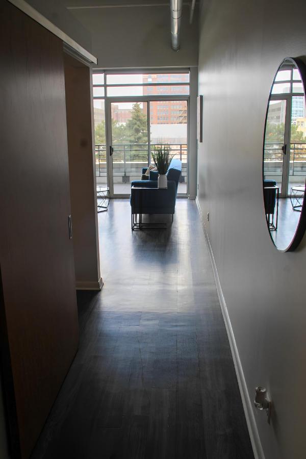 Apt Downtown With View * Detroit